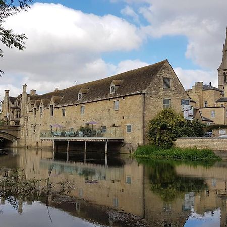 Riverside Stamford Stays Exteriér fotografie