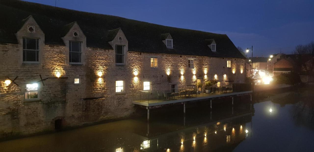 Riverside Stamford Stays Exteriér fotografie